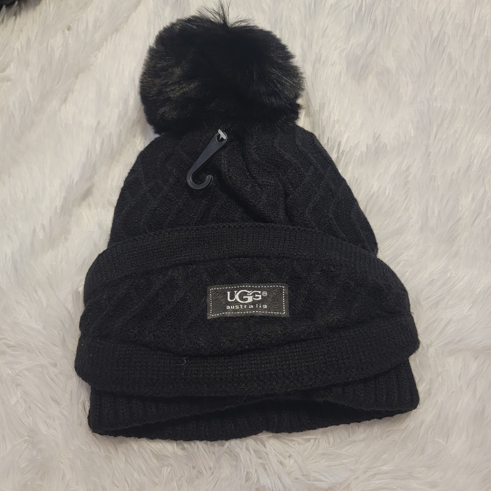 UGG KNITTED HAT WITH MASK